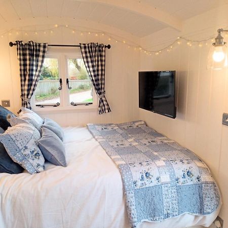 Yew Tree View Luxury Shepherd'S Hut スターミンスター・ニュートン エクステリア 写真