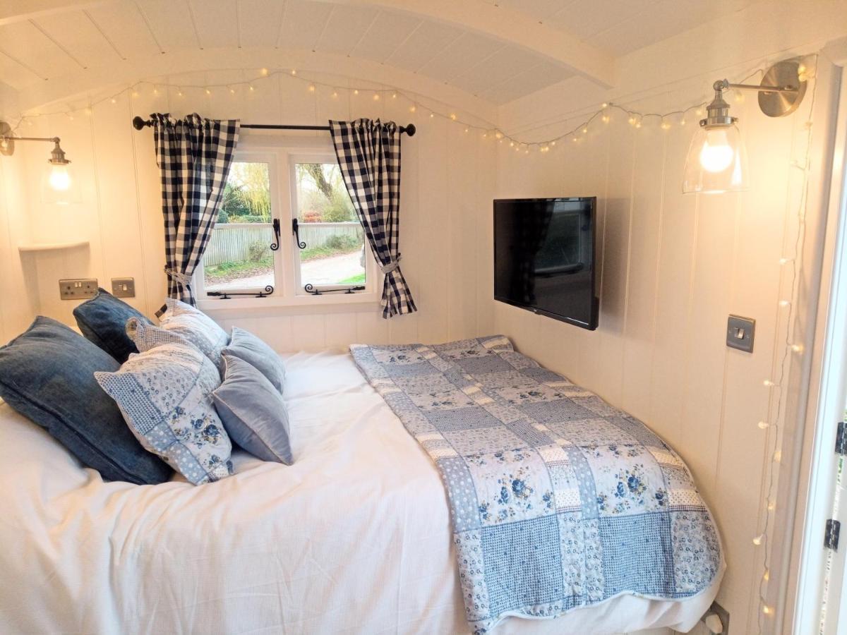 Yew Tree View Luxury Shepherd'S Hut スターミンスター・ニュートン エクステリア 写真